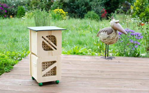 Dvoupatrový hmyzí hotel pro včelky samotářky Cube Line